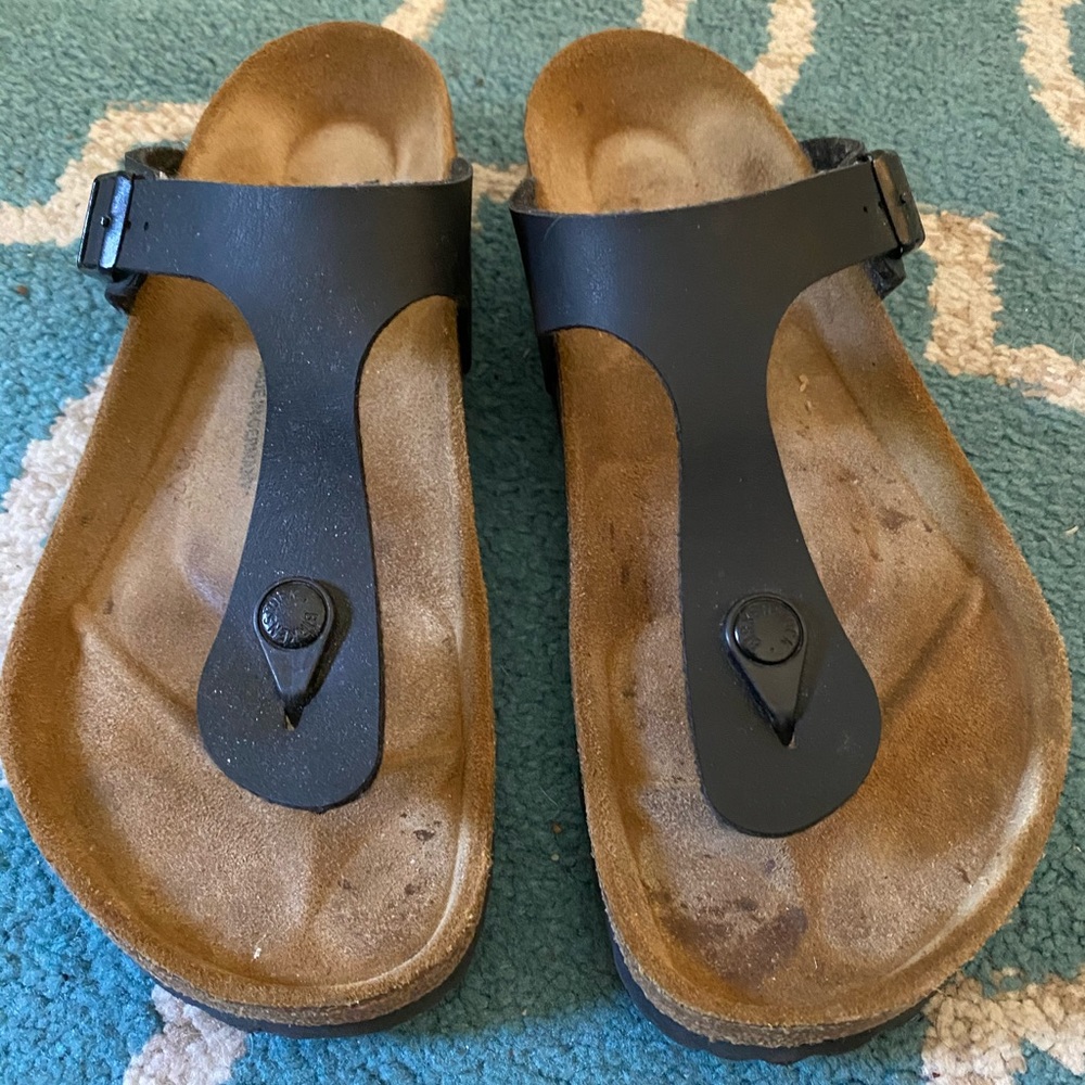 Birkenstock Gizeh size 9/ 40